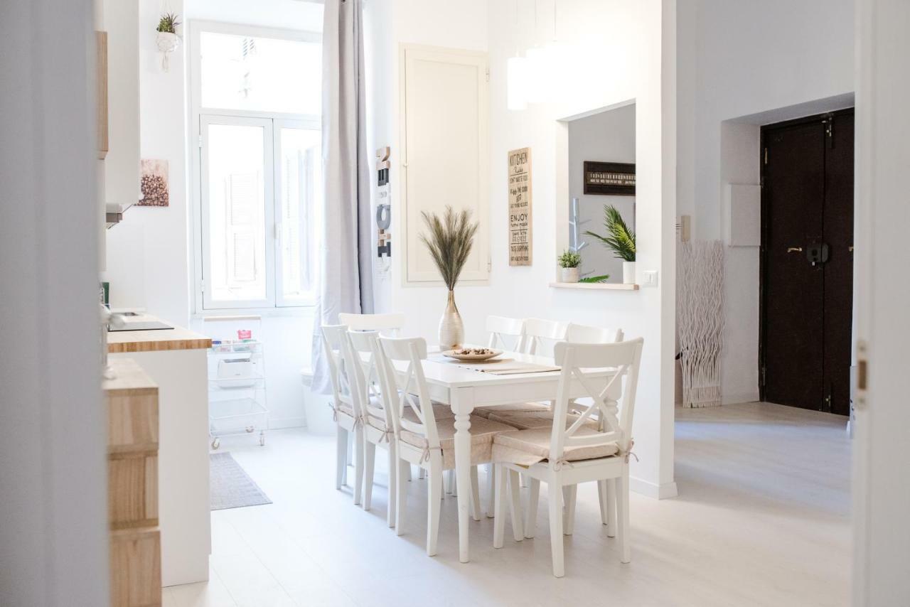 White Fanti Apartment Rom Eksteriør billede