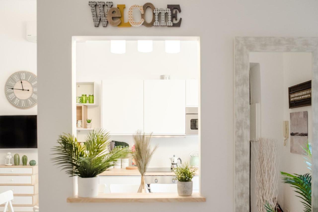 White Fanti Apartment Rom Eksteriør billede