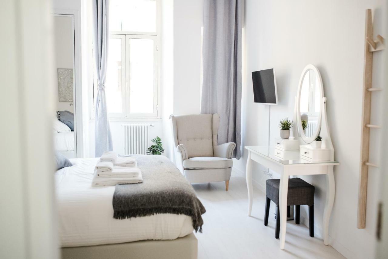 White Fanti Apartment Rom Eksteriør billede