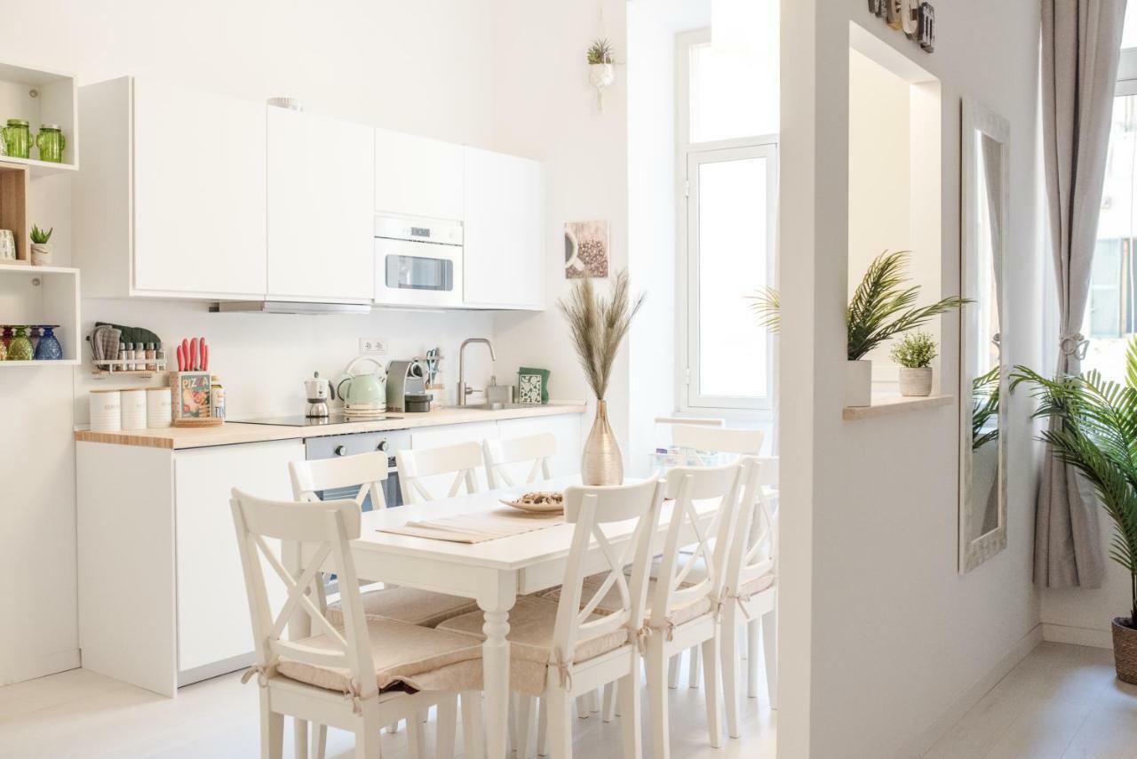 White Fanti Apartment Rom Eksteriør billede